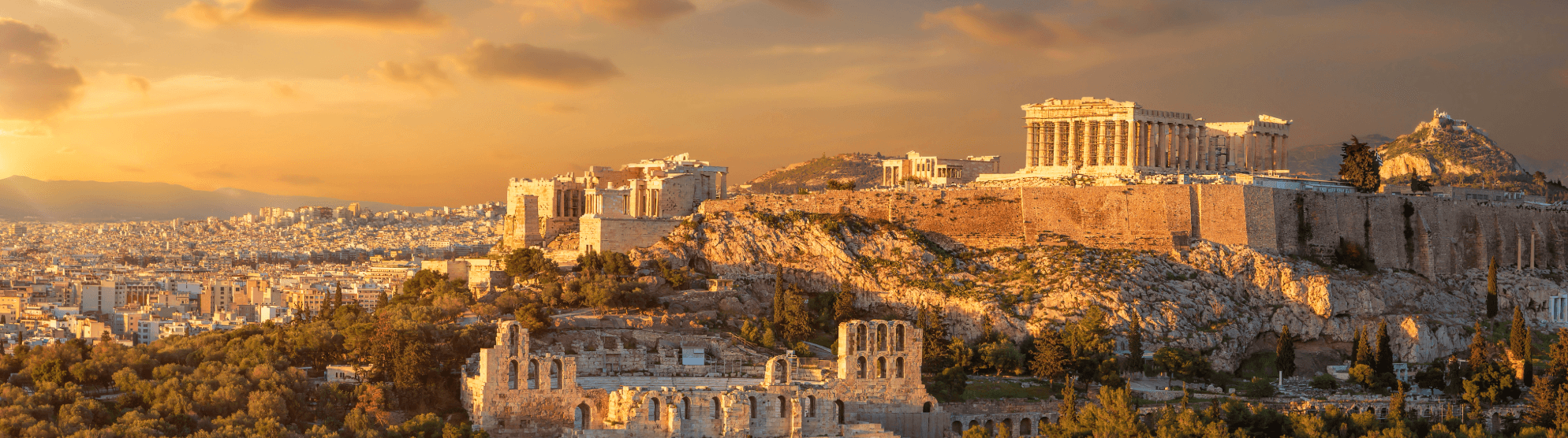 Blick auf die Akropolis und Athen bei Sonnenuntergang