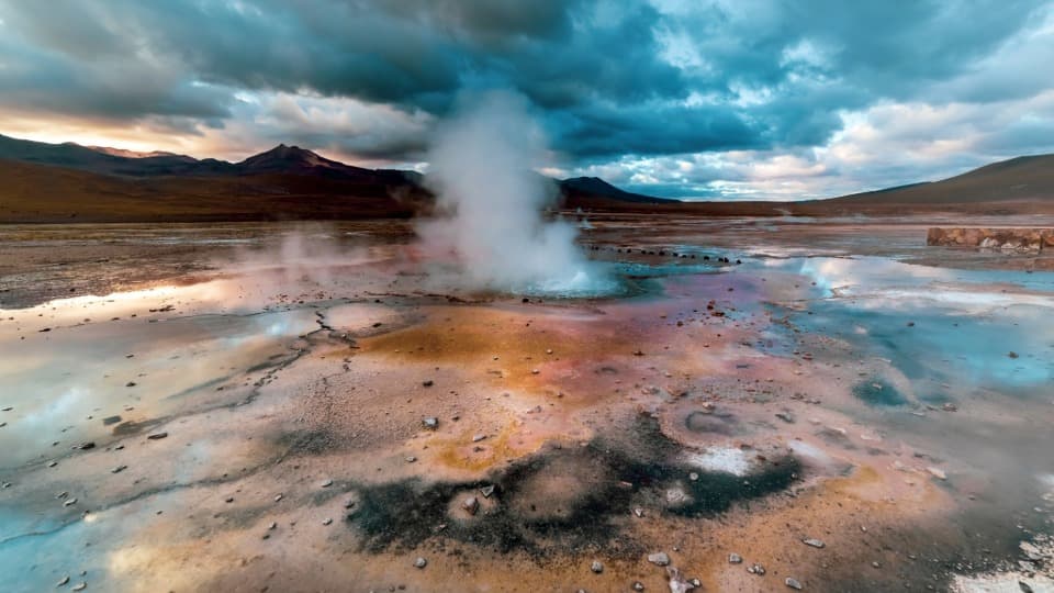 Salzseen in der Atacamawüste als eine der Besonderheiten in Chile