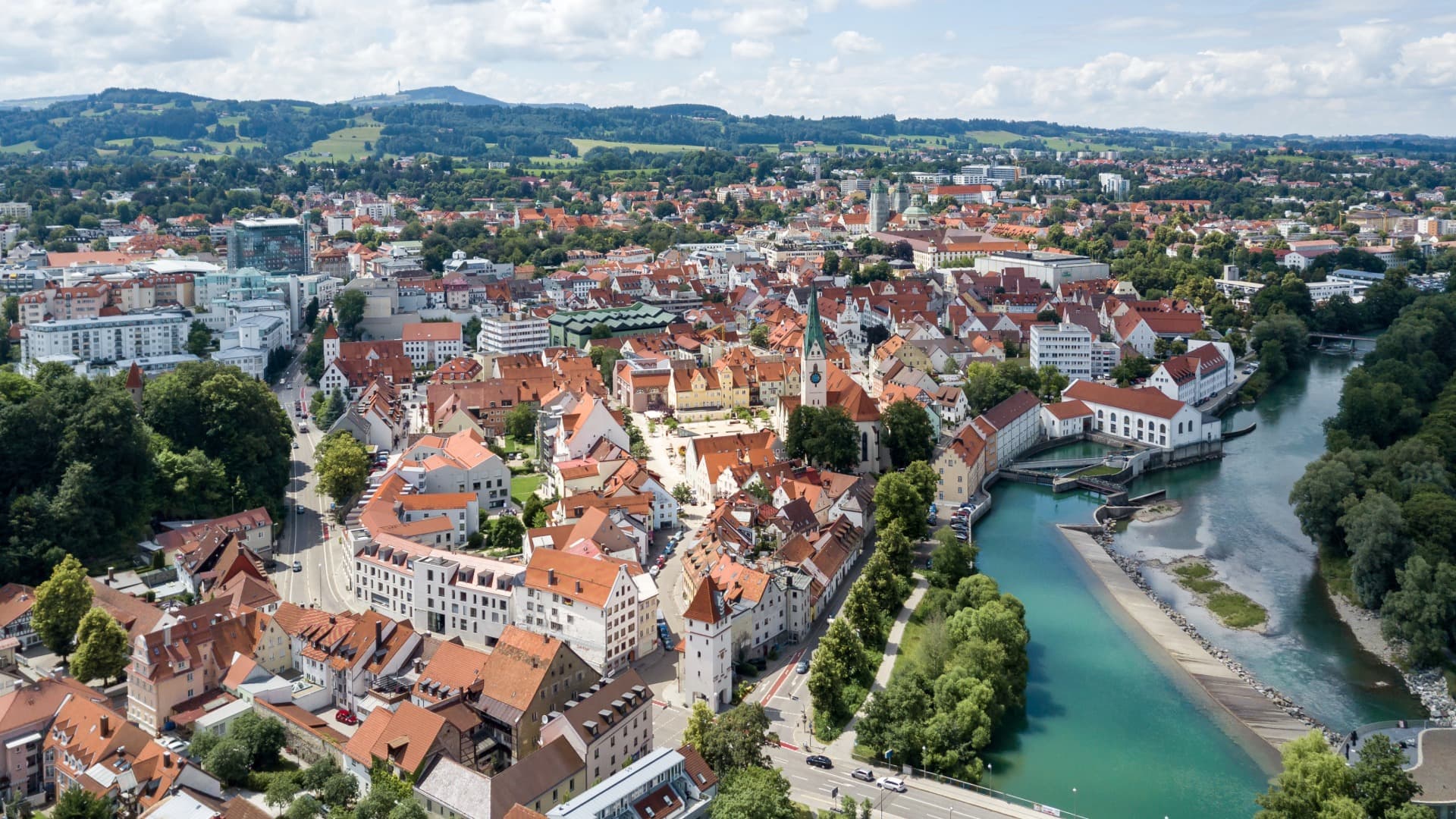 Panoramic view of Kempten in the Allgäu – cityscape related to finding a professional moving company in Kempten.
