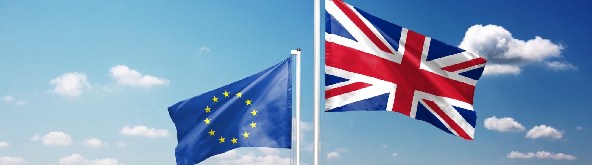 Flaggen der EU und des Vereinigten Königreichs – Symbol für Einreise und Visum United Kingdom